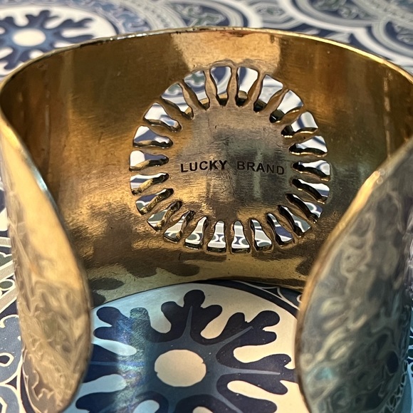 Gorgeous Lucky Brand Cuff Bracelet with Pink Stone (Sunburst design) - Picture 5 of 10